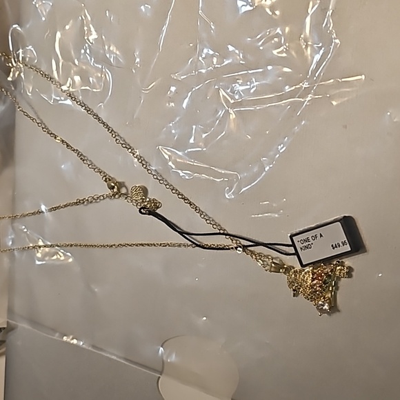 FIFTH AVENUE One of Kind Necklace - Picture 2 of 3